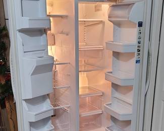 Kenmore Coldspot Side by Side Refrigerator/Freezer