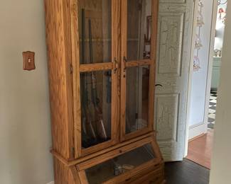 Oak gun case