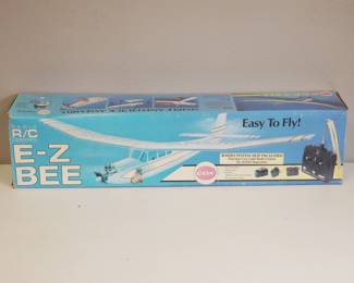 Cox Hobbies Radio R/C Control E-Z Bee Airplane Kit - New in Box 