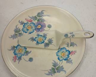 Vintage pie plate.