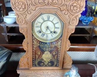 Waterbury 8 day gingerbread clock working with key.