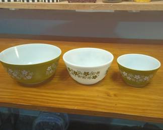 Crazy Daisy Pyrex set