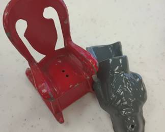 Salt and pepper shaker