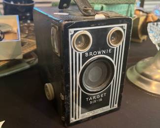 Brownie antique camera target six-16