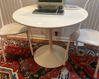 Saarinen Round Table and IMac M5521 with Keyboard and Mouse