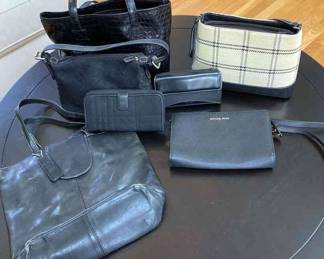 BLACK HANDBAGS AND WALLETS 