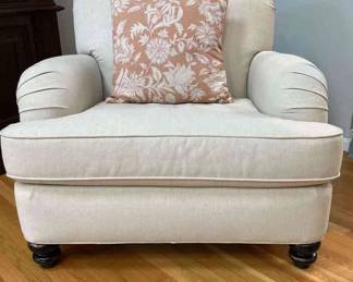 FLEXSTEEL OVERSTUFFED LINEN UPHOLSTERED ARMCHAIR