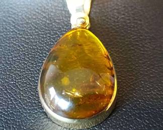 14K Gold And Amber Pendant