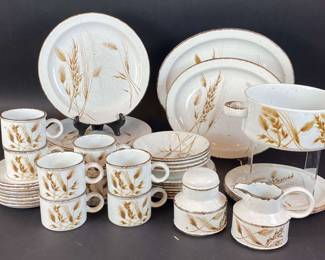 Stonehenge Wild Oats Dish Set