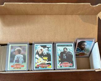 1980 Topps Football Cards. Phil Simms Rookie, Tony Dorsett, Terry Bradshaw and more