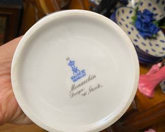 kaiser porcelain vase