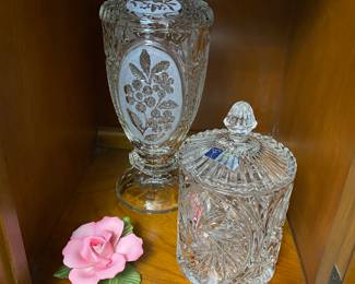 Art Nouveaux pinwheel canister with lid