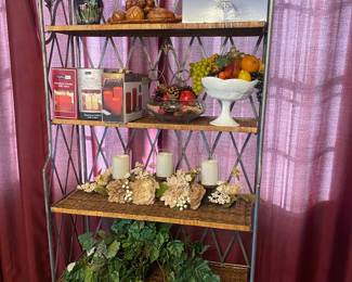 Beautiful iron bakers rack with 5 wicker shelves 
