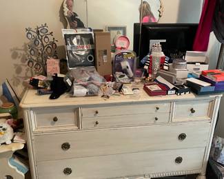 . . . white shabby chic dresser