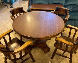 Round solid wood table & 4 chairs w/two leaves