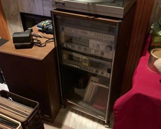 vintage sound system with turn table 