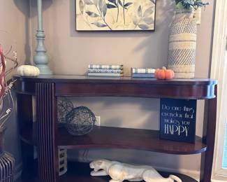 entry way table and decor