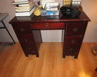 Cute vintage desk