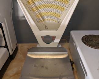 Vintage Toledo 3111 Scale