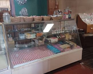 Sander's Ice Cream Cake Display Case
