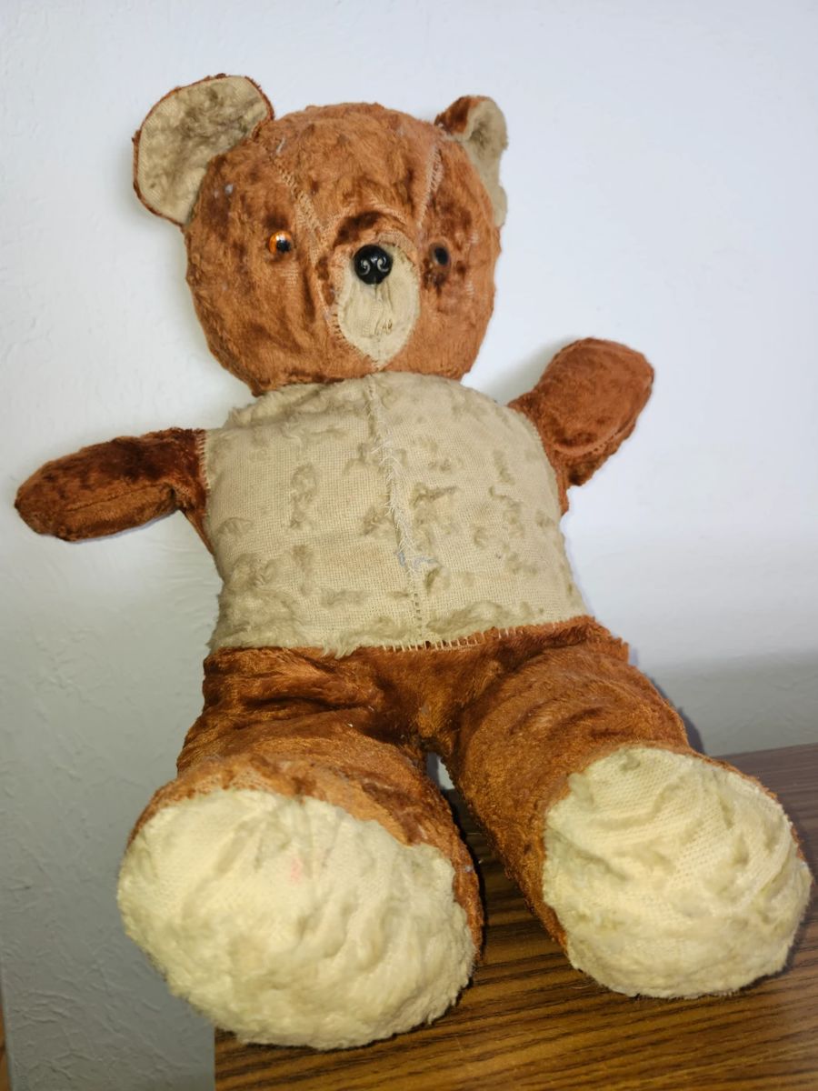 Vintage Vibes In Broomfield Estate Sale starts on 2/16/2024