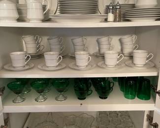 CHINA SETS & GLASSWARE