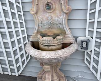 OUTDOOR WALL MOUNT FOUNTAIN
