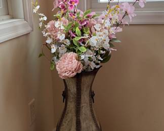 VASE AND FLORALS