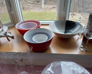 VINTAGE PYREX BOWLS AND MORE