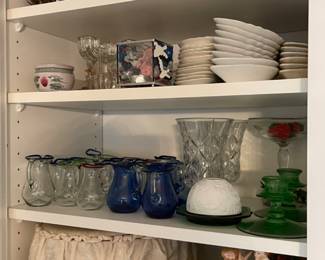 FIGURINES & GLASSWARE