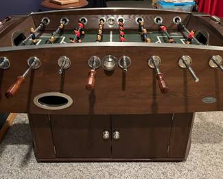 FOOSBALL GAME TABLE