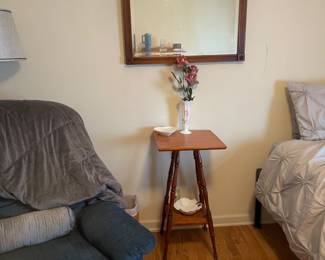 MIRRORS, TABLES & CHAIRS