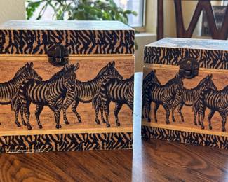 Dueling Wooden Zebra Display / Storage Boxes - 7.5 x 7.5in and 5.5 x 5.5 in - Lot of 2 - Excellent condition - Rare Vintage Gems!