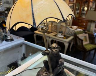 VINTAGE Tiffany Style MONKEY LAMP DARK BRASS FINISH - MONKEY HOLDING AN UMBRELLA