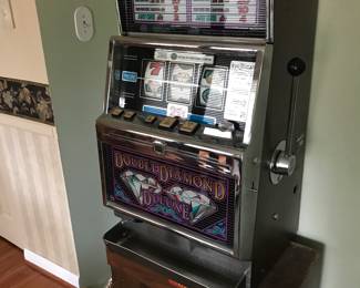 Slot machine and base cabinet! Double Diamond!