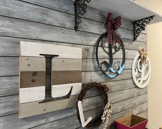 Initial L decor 