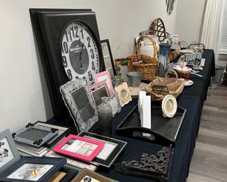 Farmhouse decor, frames & accessories 