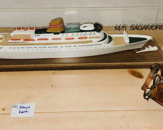 Cruise ship model