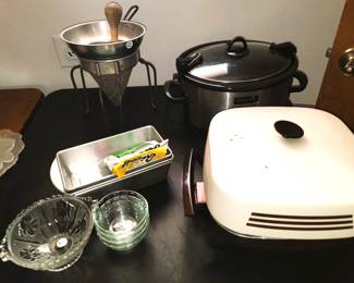 Kitchen appliances; Ricer, skillet, crock pot