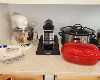 Kitchen-Aid Mixer / Nespresso coffee machine / Crockpot