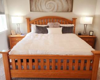 Solid Ash lattice king bed w/ Serta mattress