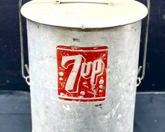  002 406 Vtg Galvanized 7Up Cooler w Lid 