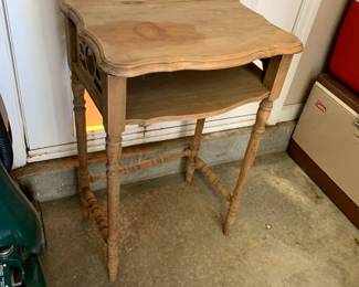 #142	garage	wood telephone table as is 	 $20.00 			
