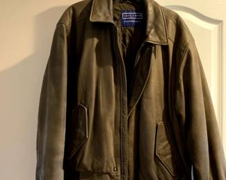 #147	coat	Salvin Row leater coat size medium 	 $25.00 			
