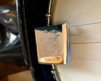 #105	banjo kkay in case   	 $100.00 			
