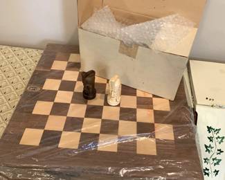 #118	wood chest tray with simulated pieces 	 $40.00 			
