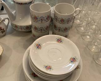 #122	Wintering Bageria tea coffee and 6 cup saucer and plate 	 $75.00 			

