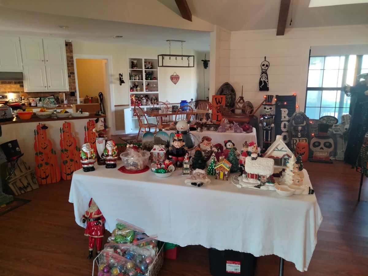 HURST ESTATE SALE!!!! in Hurst, TX starts on 2/15/2024