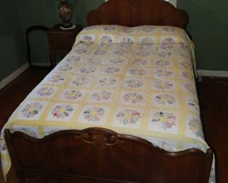 Antique full size bed