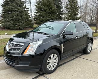 2012 Cadillac SRX 82k miles, dealer maintained, very clean, loaded, panoramic sun roof. More pictures further in listing. 
